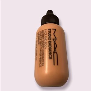 Mac Cosmetics Studio Radiance Sheer Coverage Foundation